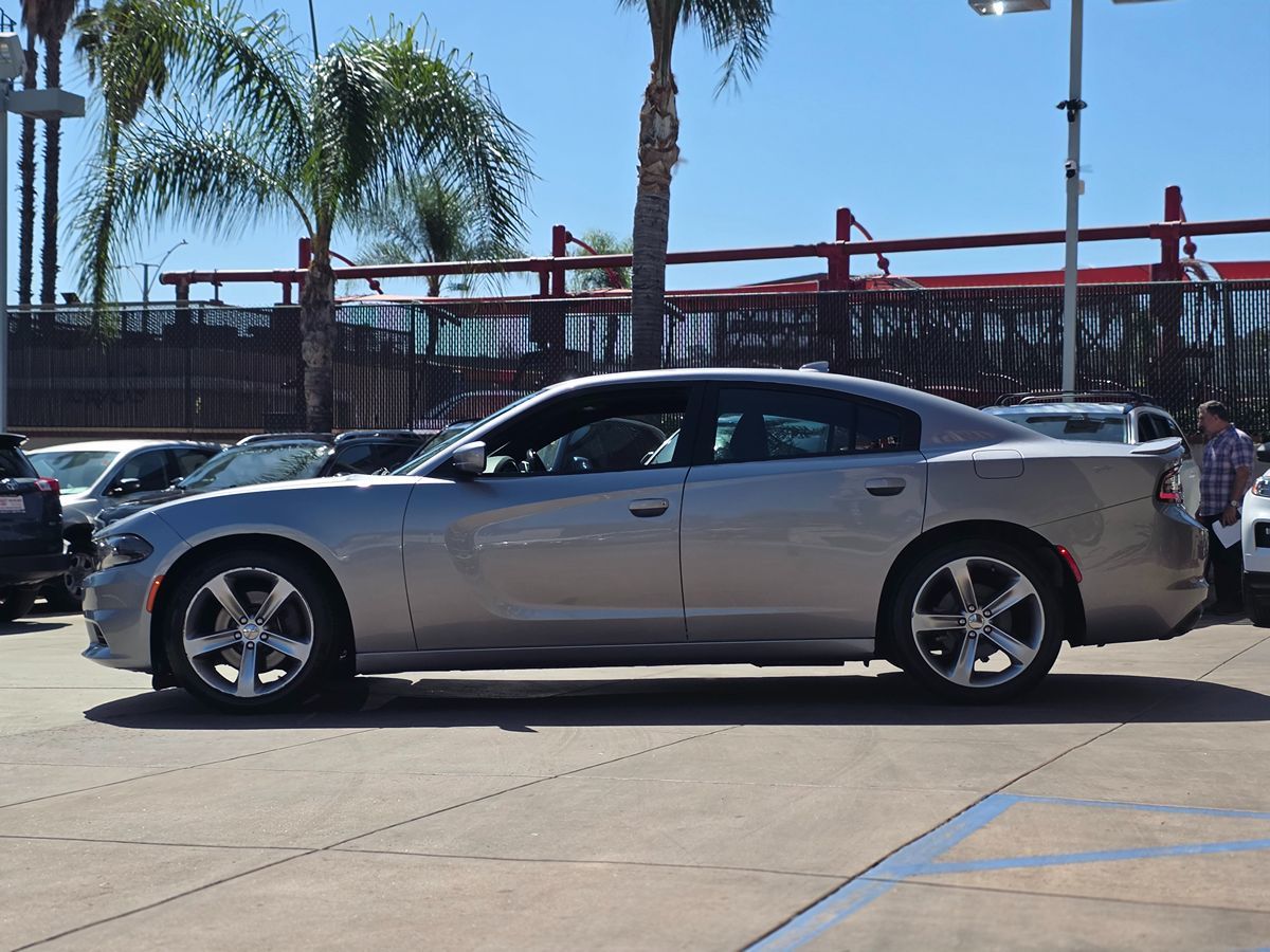 Dodge Charger photo 9