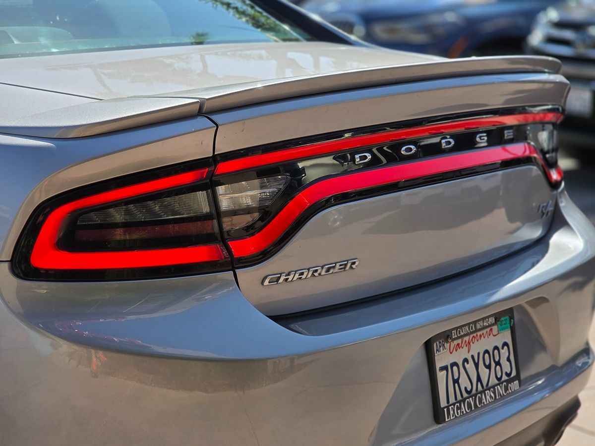Dodge Charger photo 10