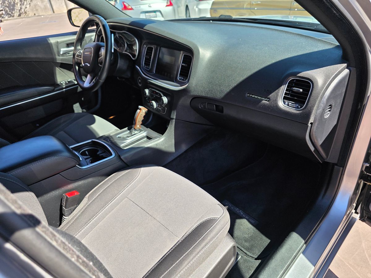 Dodge Charger photo 15