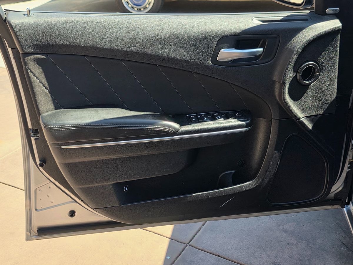 Dodge Charger photo 27