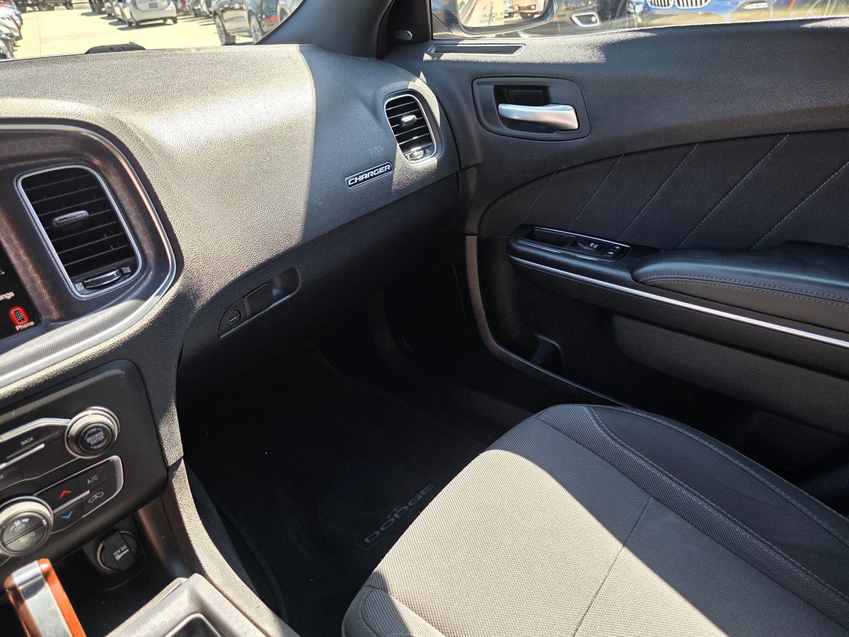 Dodge Charger photo 37