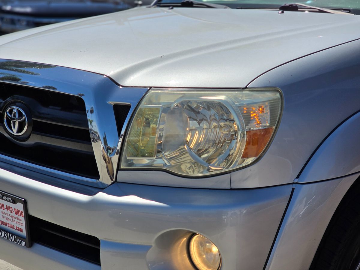Toyota Tacoma photo 6