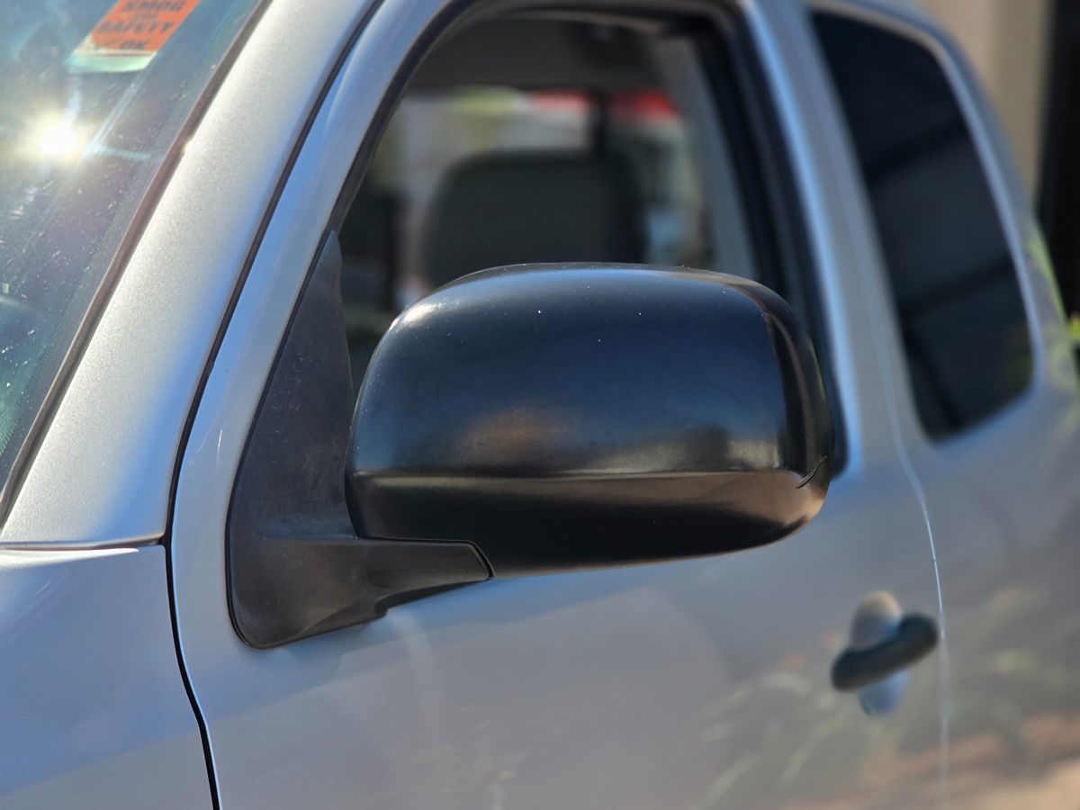 Toyota Tacoma photo 8