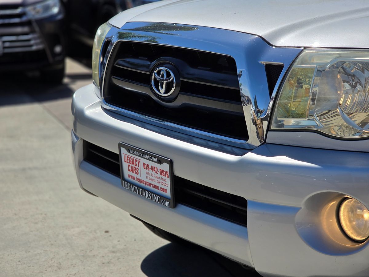 Toyota Tacoma photo 7