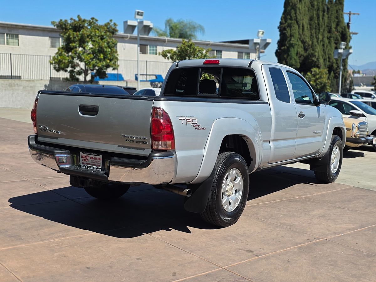 Toyota Tacoma photo 12