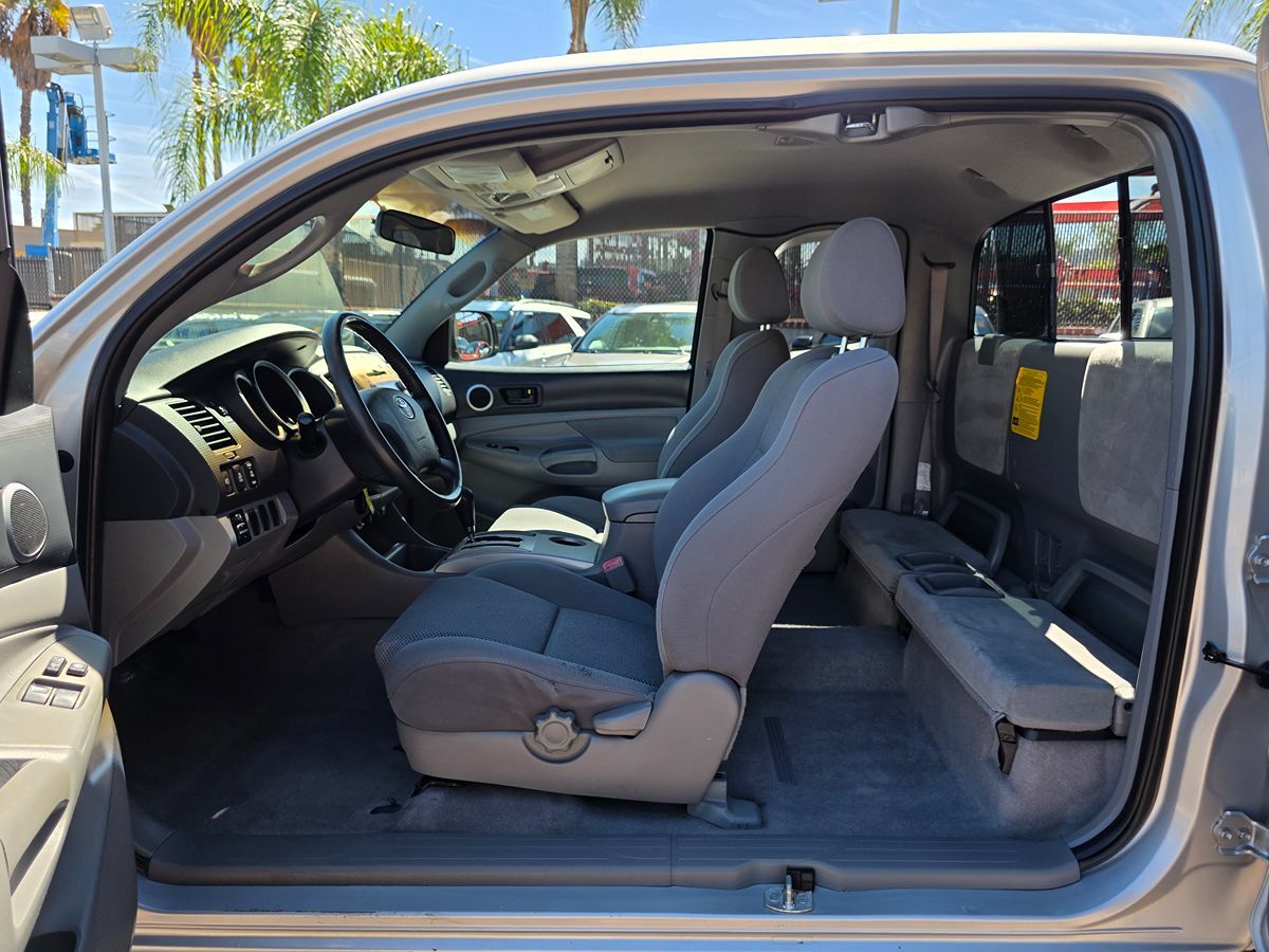 Toyota Tacoma photo 20