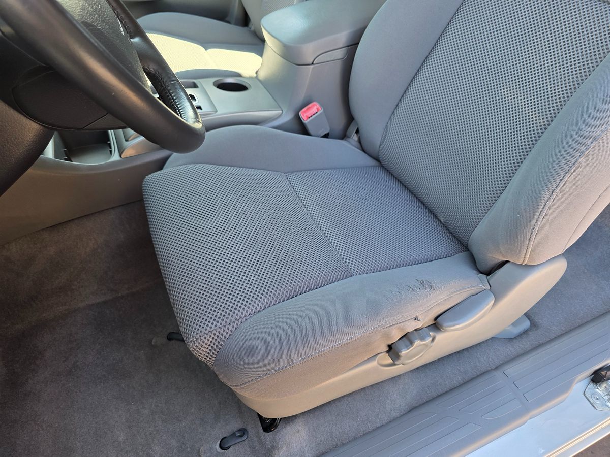 Toyota Tacoma photo 22