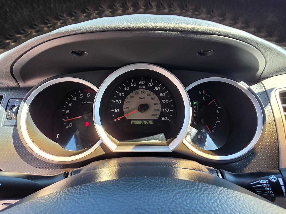 Toyota Tacoma photo 28