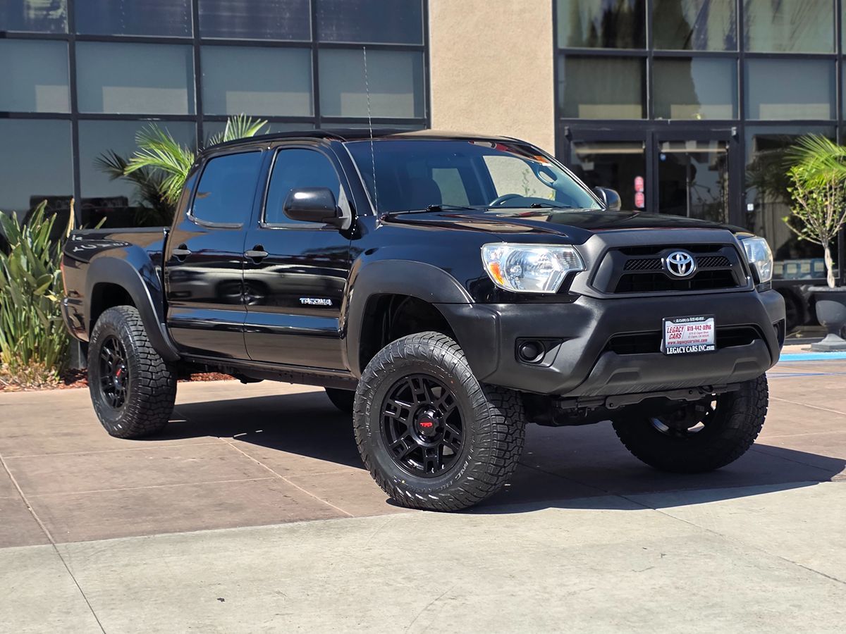 Toyota Tacoma photo 3