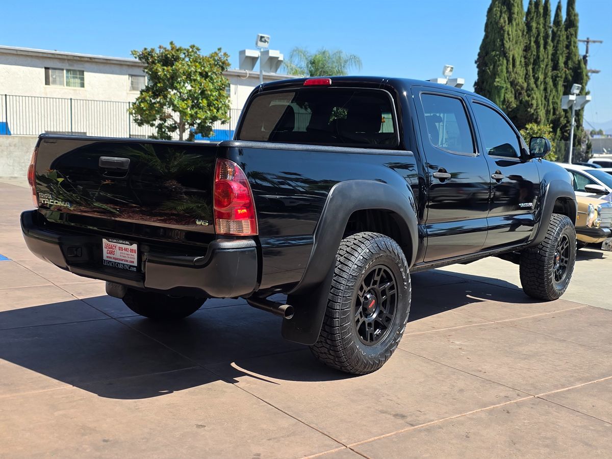 Toyota Tacoma photo 12