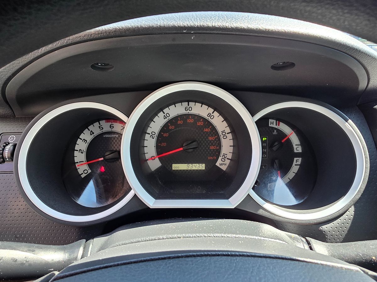 Toyota Tacoma photo 28