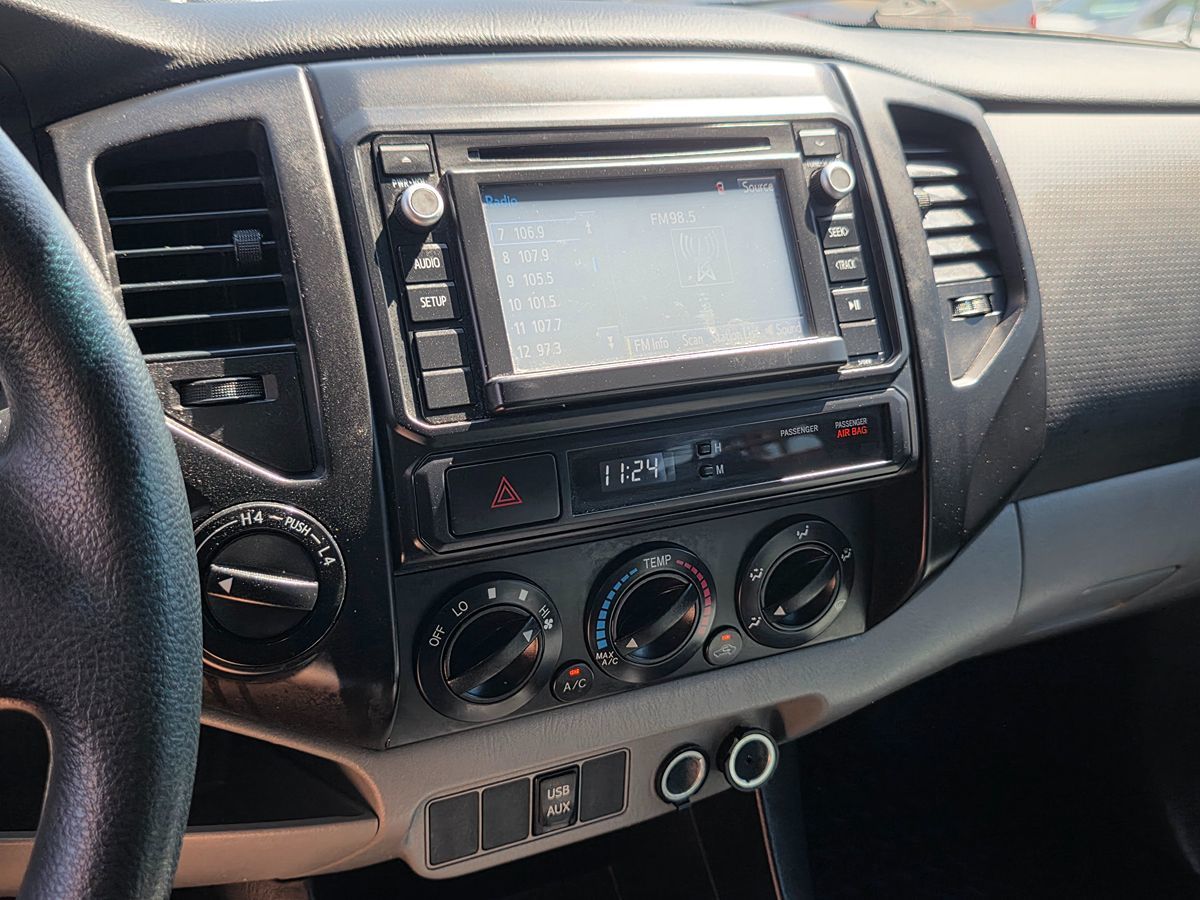 Toyota Tacoma photo 30