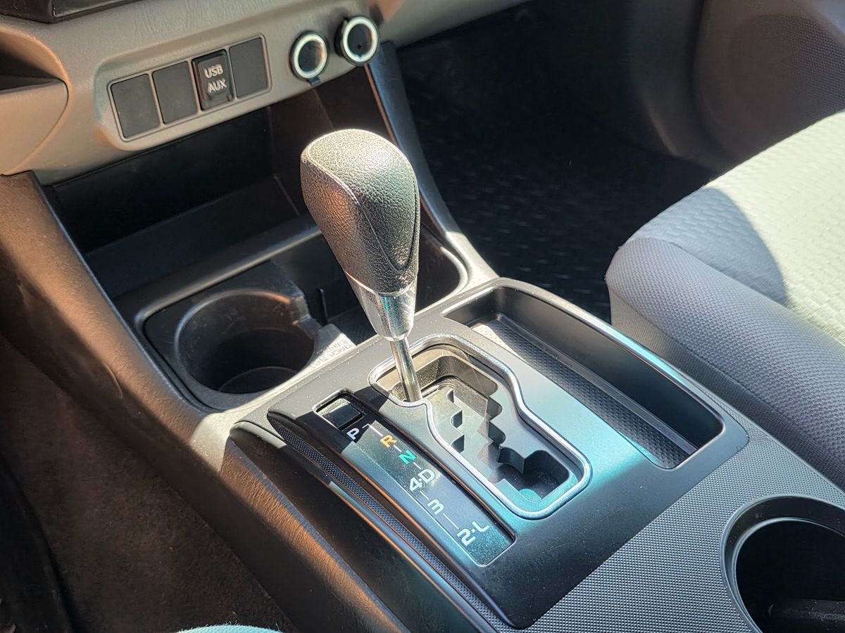 Toyota Tacoma photo 32
