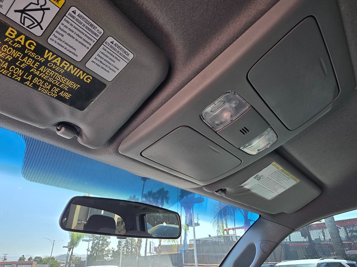 Toyota Tacoma photo 33