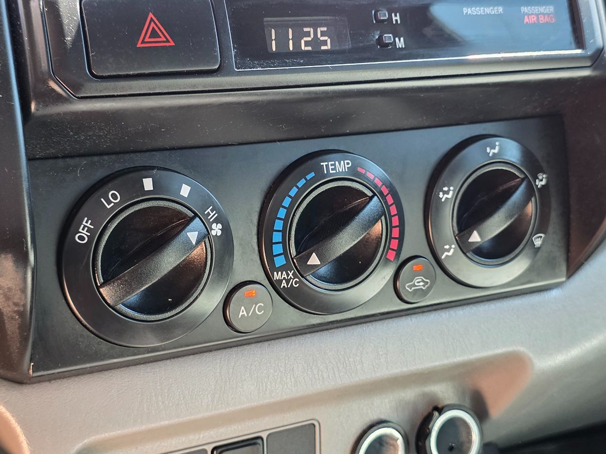 Toyota Tacoma photo 35