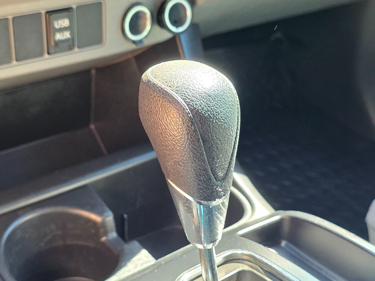 Toyota Tacoma photo 38