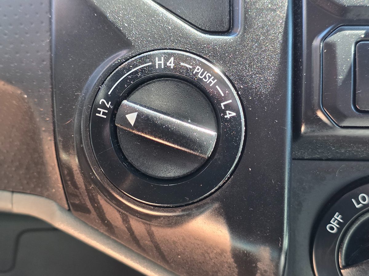 Toyota Tacoma photo 40