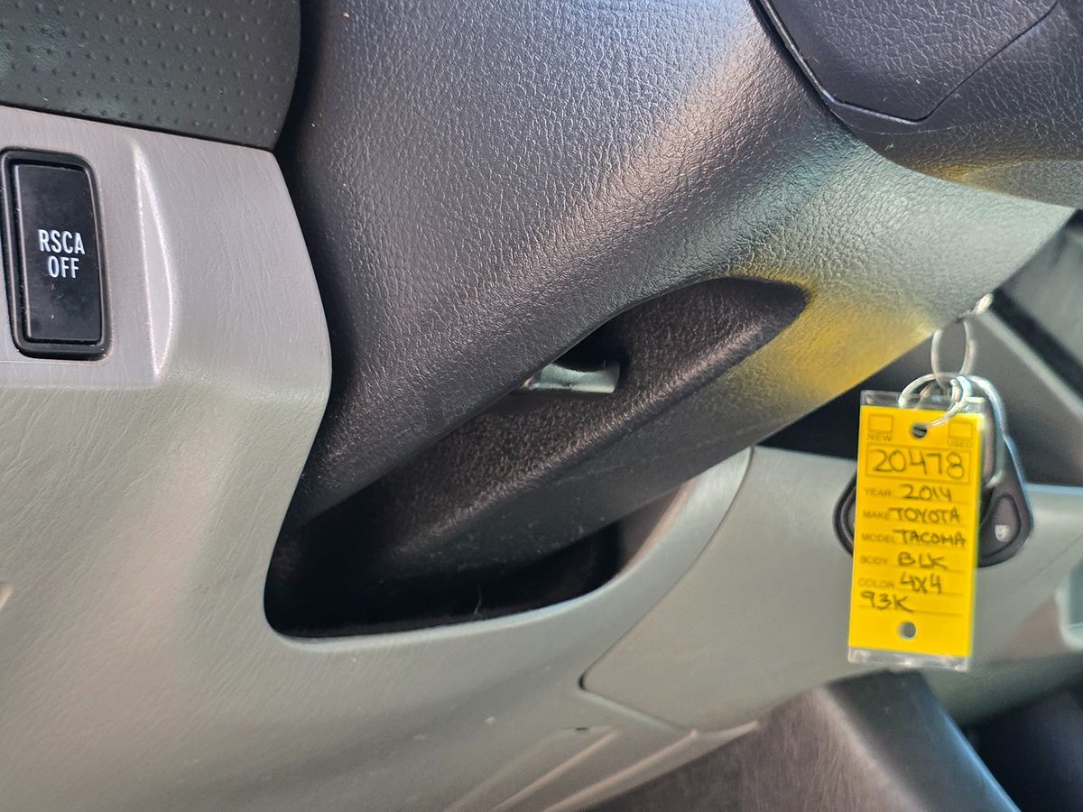 Toyota Tacoma photo 44