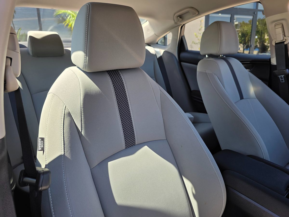 Honda Civic photo 17
