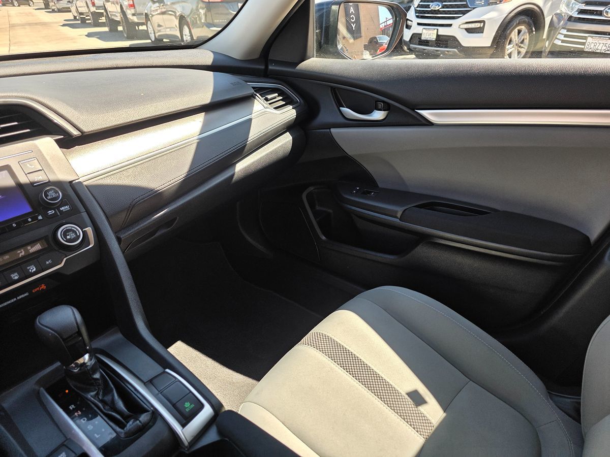 Honda Civic photo 32