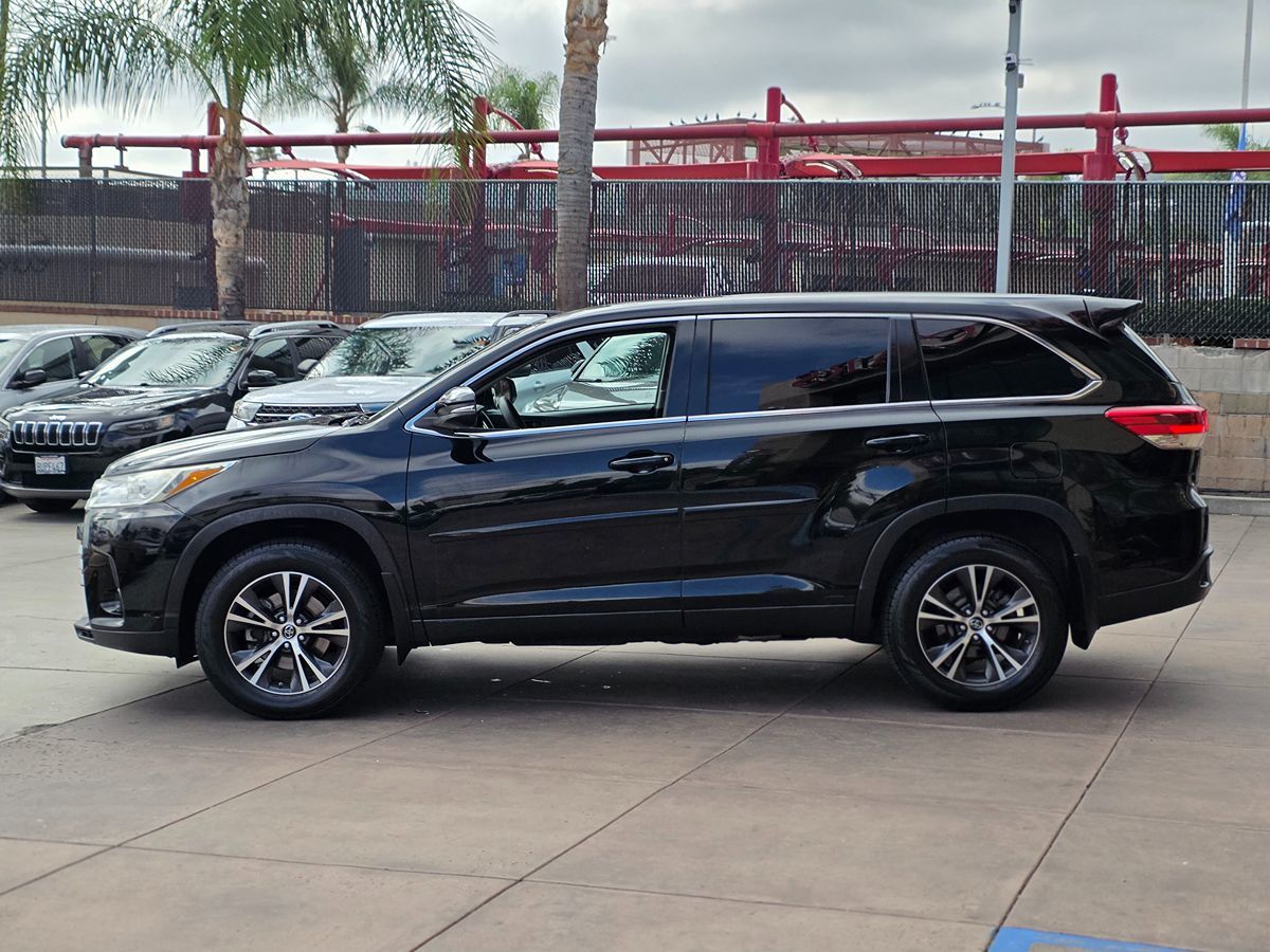 Toyota Highlander photo 9