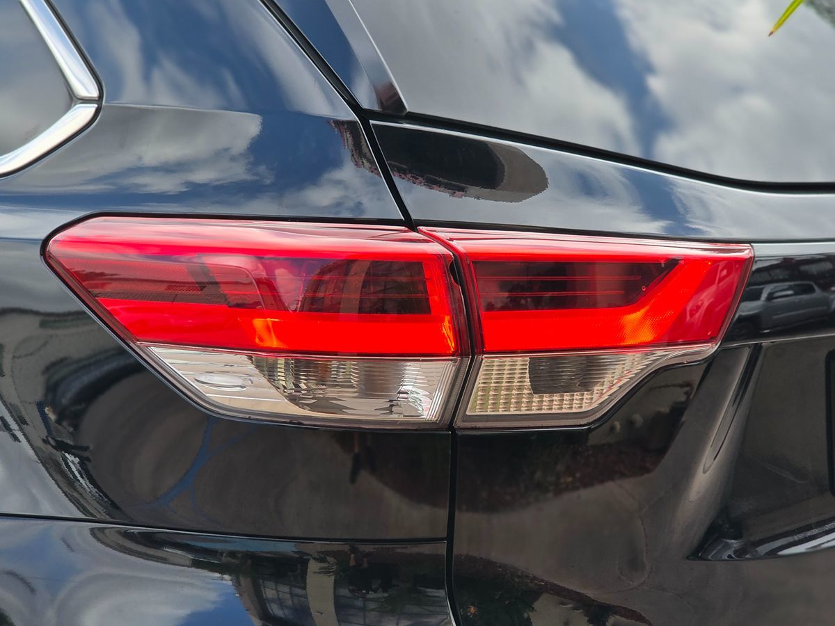 Toyota Highlander photo 10