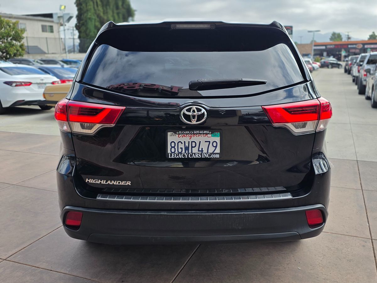 Toyota Highlander photo 11