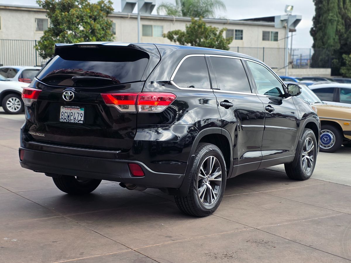 Toyota Highlander photo 12