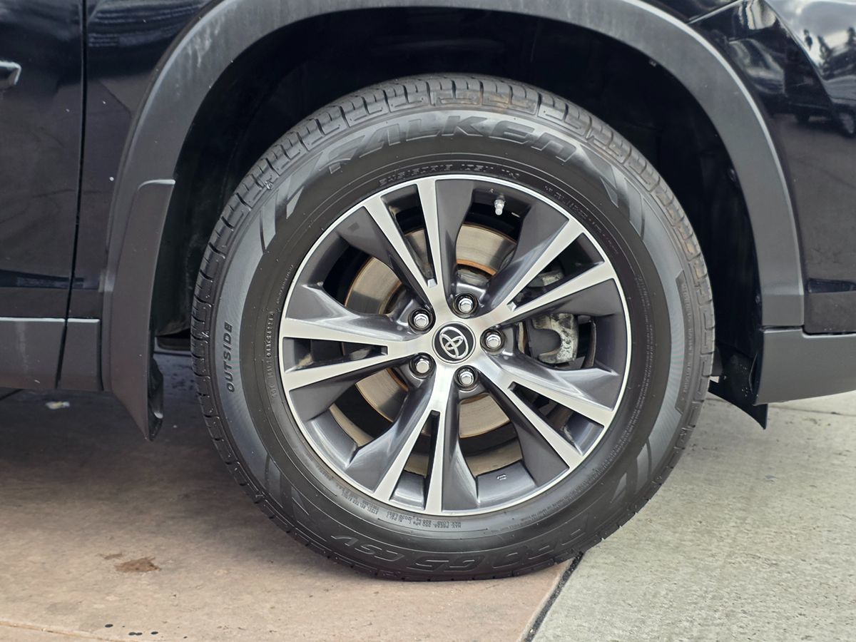 Toyota Highlander photo 13