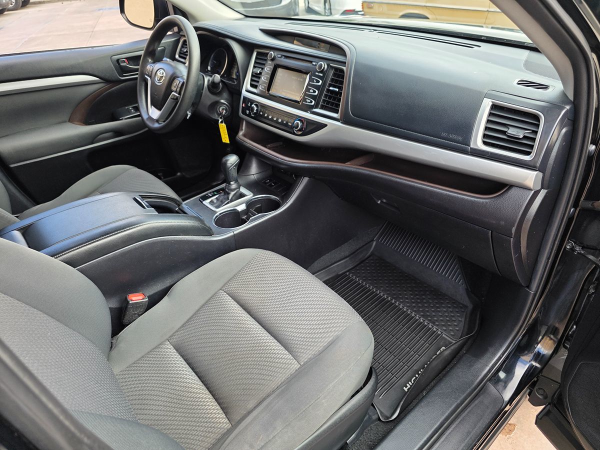 Toyota Highlander photo 15