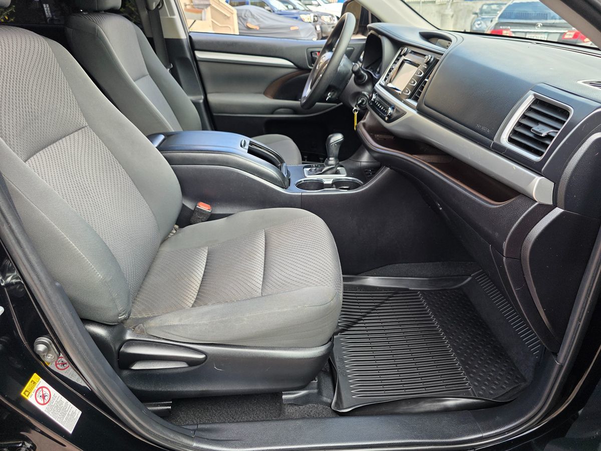 Toyota Highlander photo 16