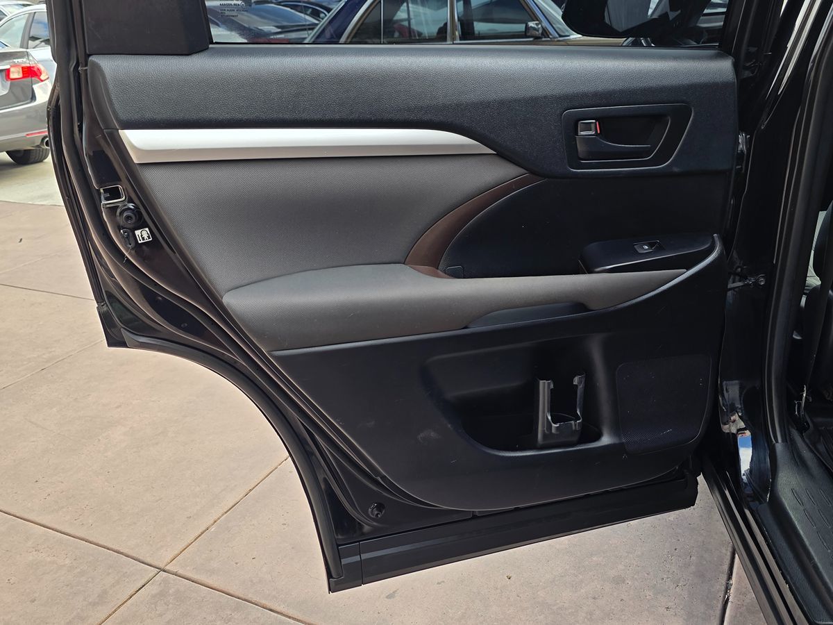 Toyota Highlander photo 29