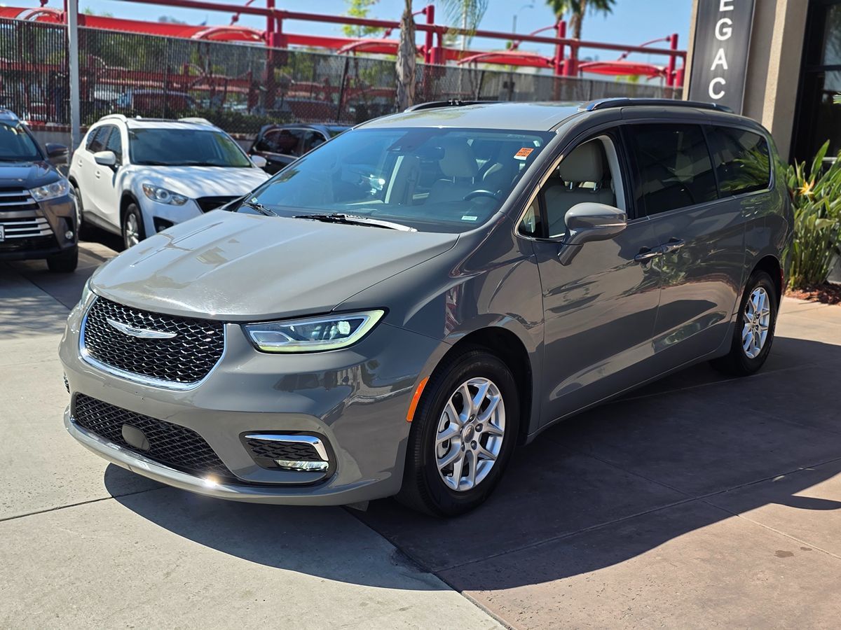 Chrysler Pacifica photo 5