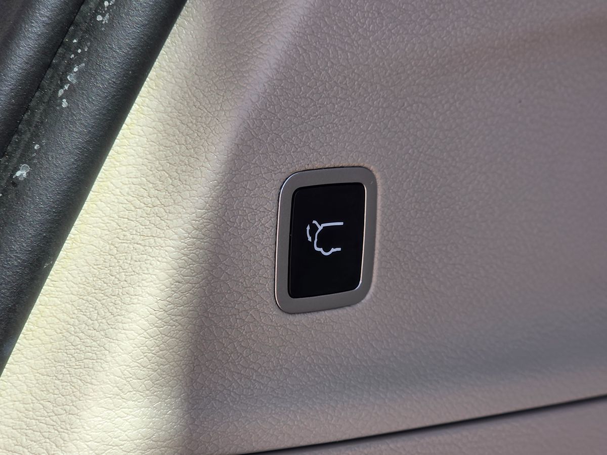 Chrysler Pacifica photo 20