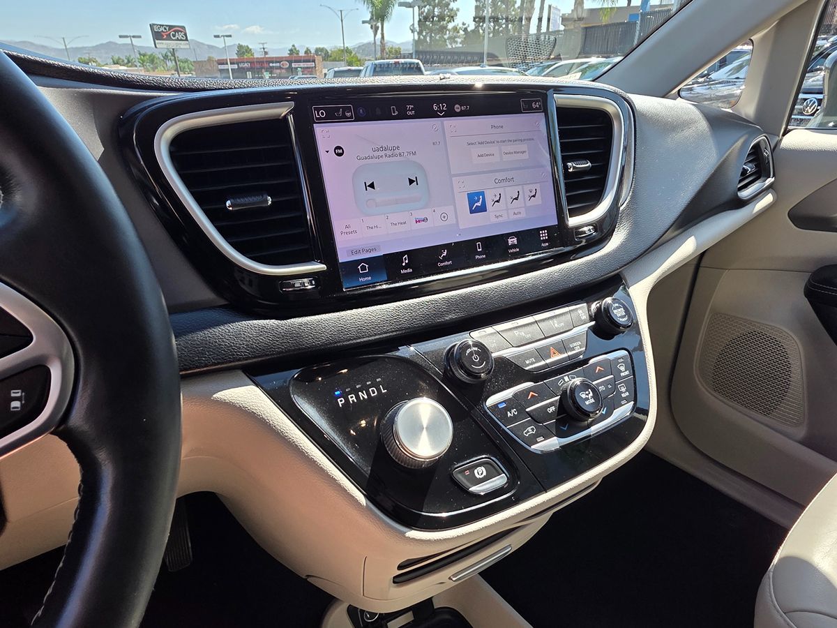 Chrysler Pacifica photo 39
