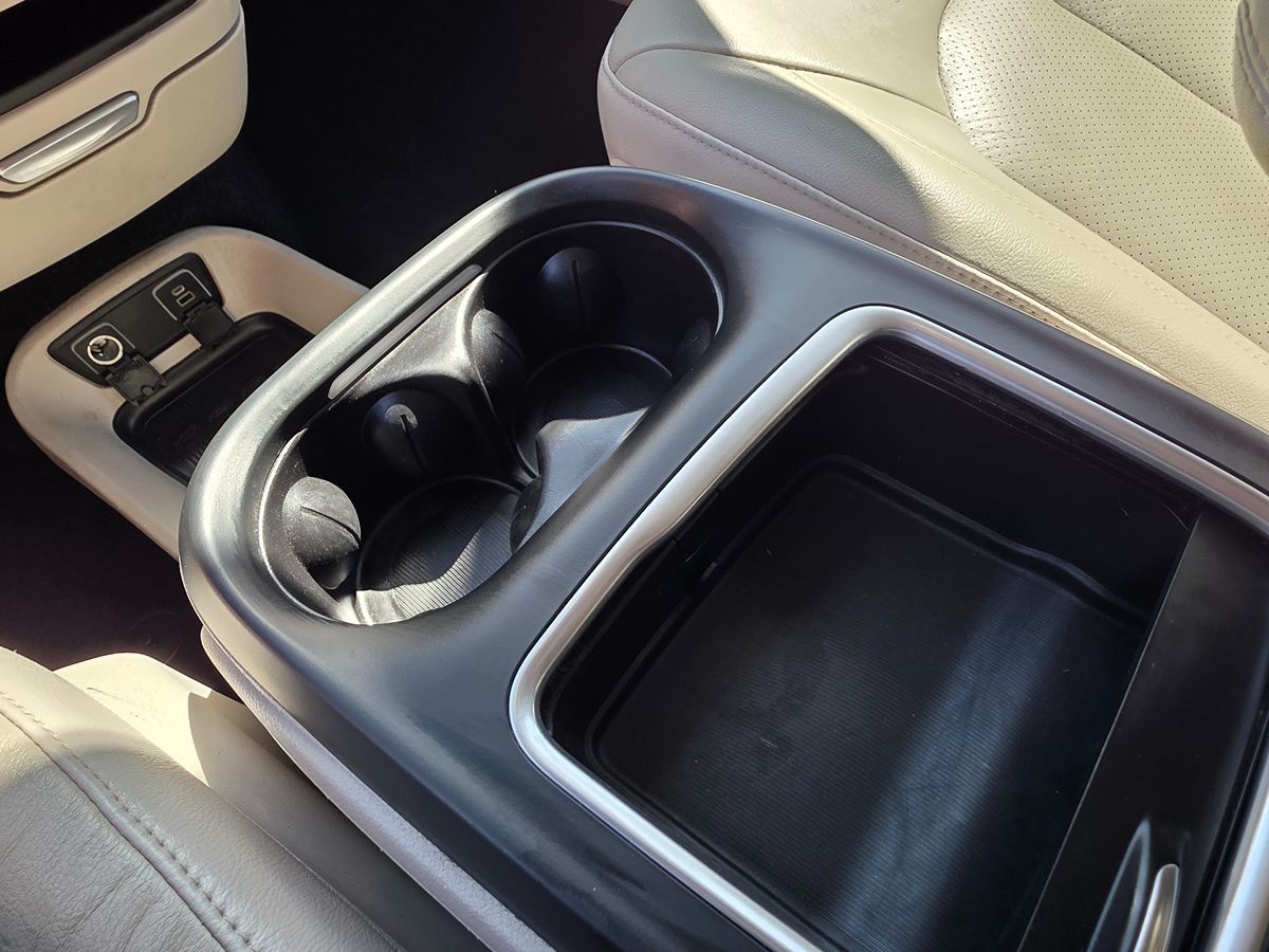 Chrysler Pacifica photo 41