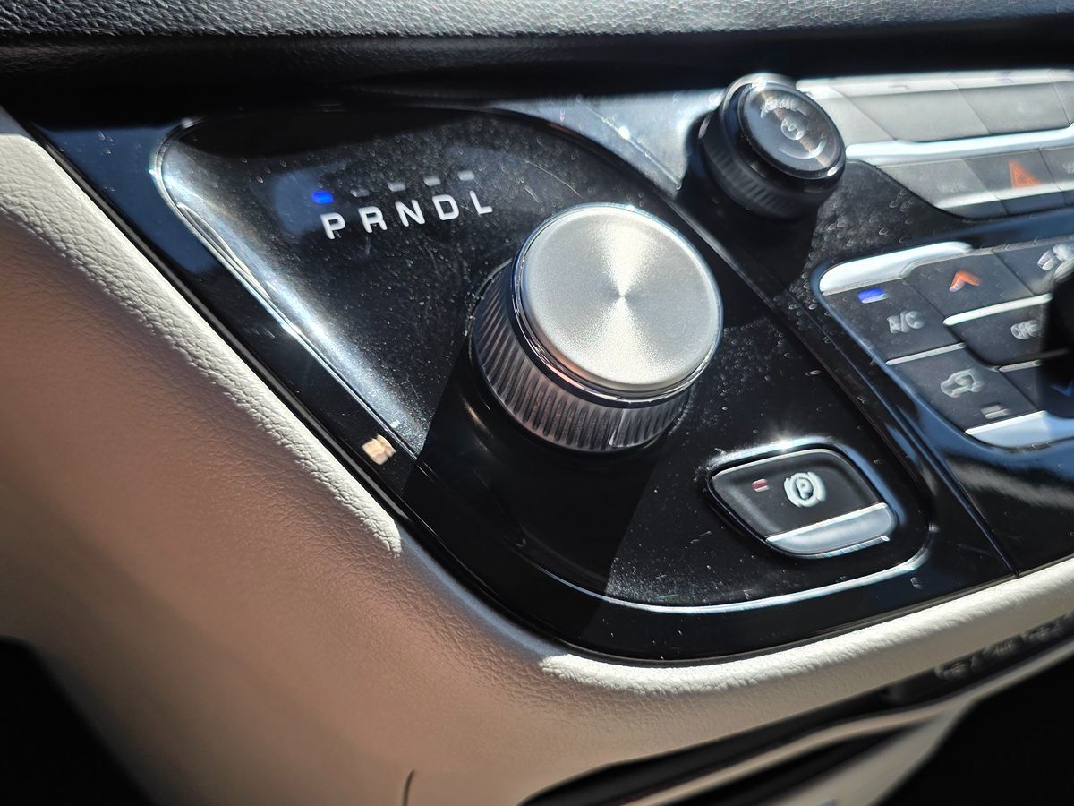 Chrysler Pacifica photo 49