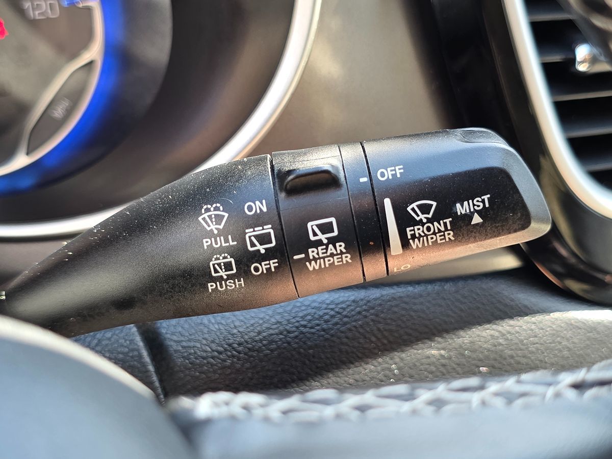 Chrysler Pacifica photo 51