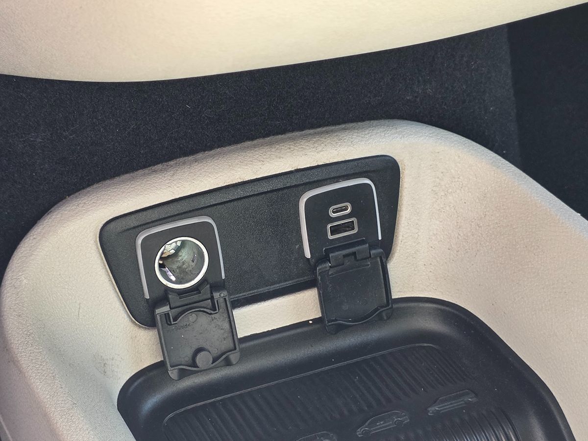 Chrysler Pacifica photo 54