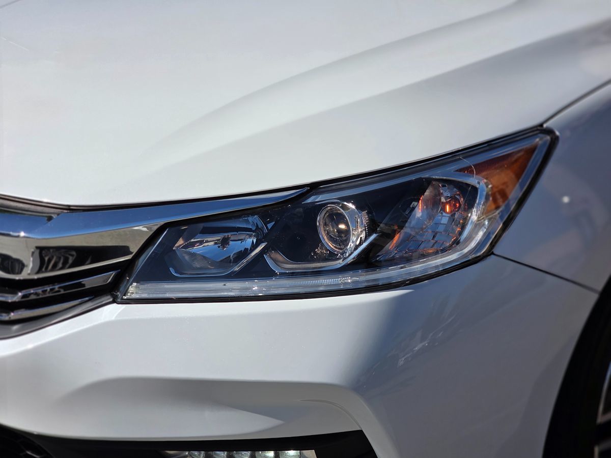 Honda Accord photo 6