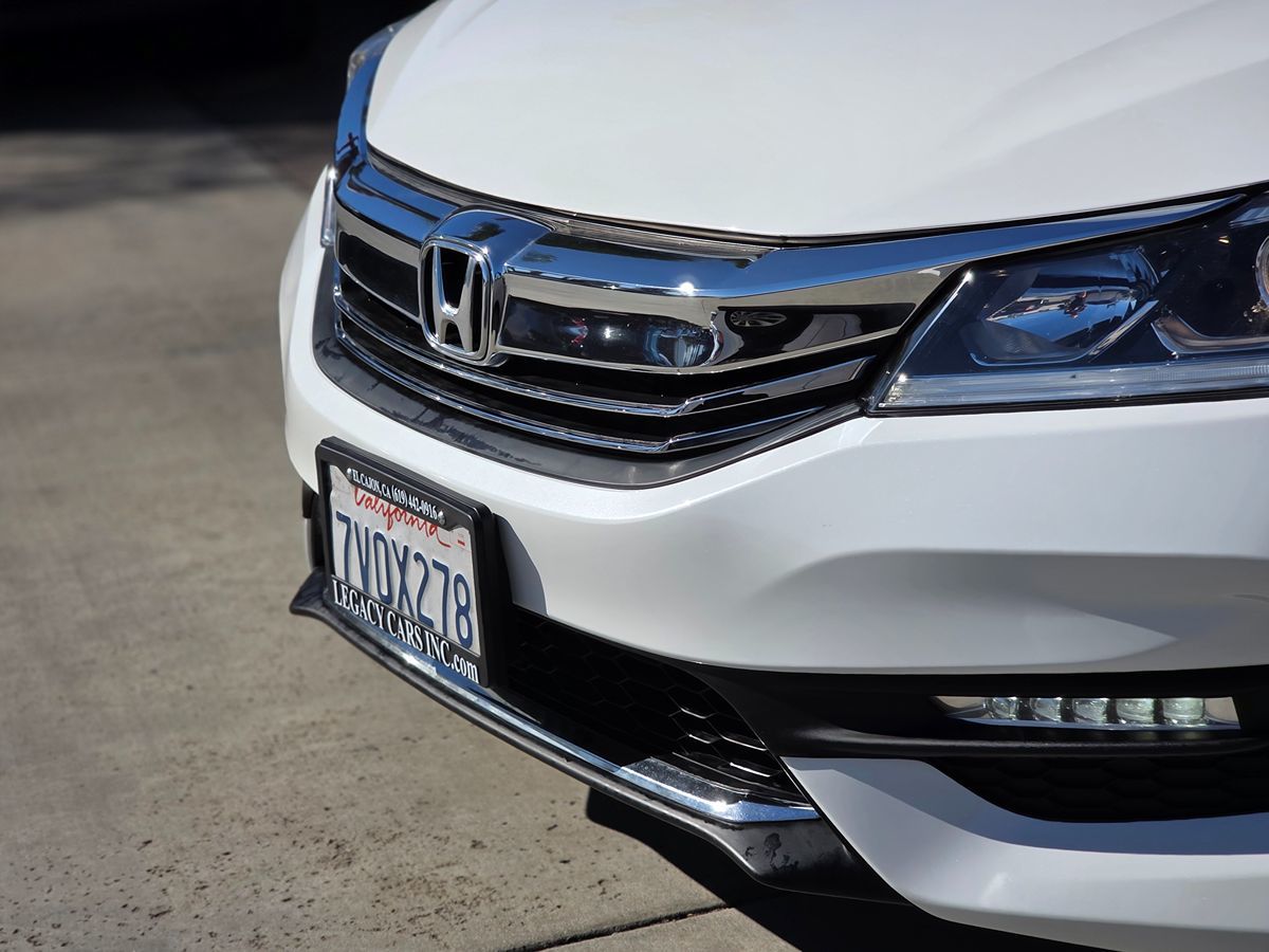 Honda Accord photo 7