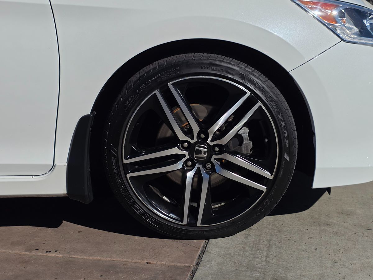 Honda Accord photo 13