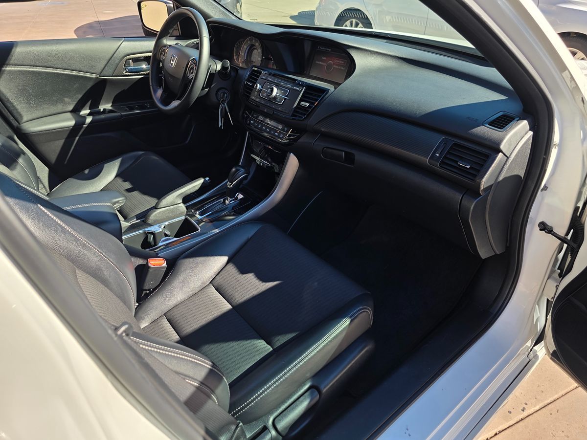Honda Accord photo 15