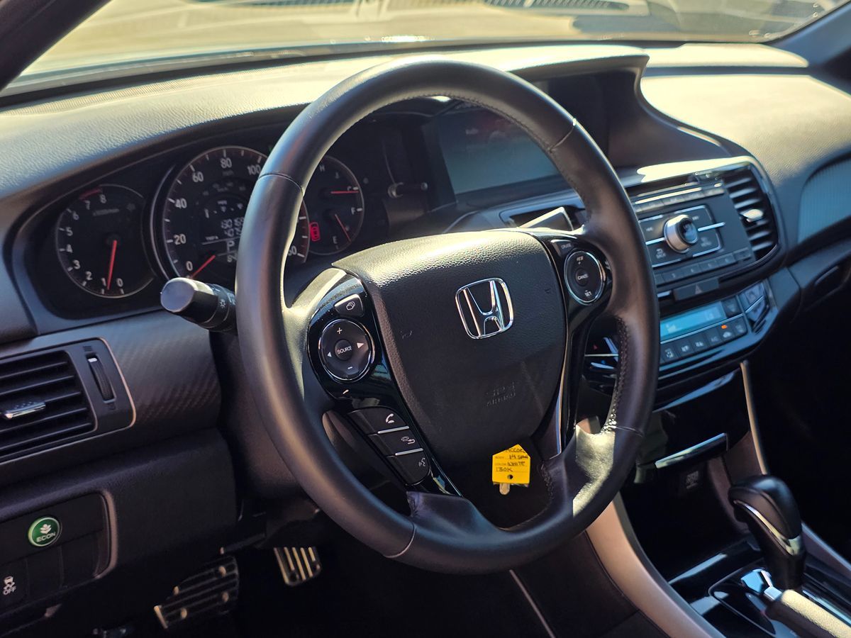 Honda Accord photo 18