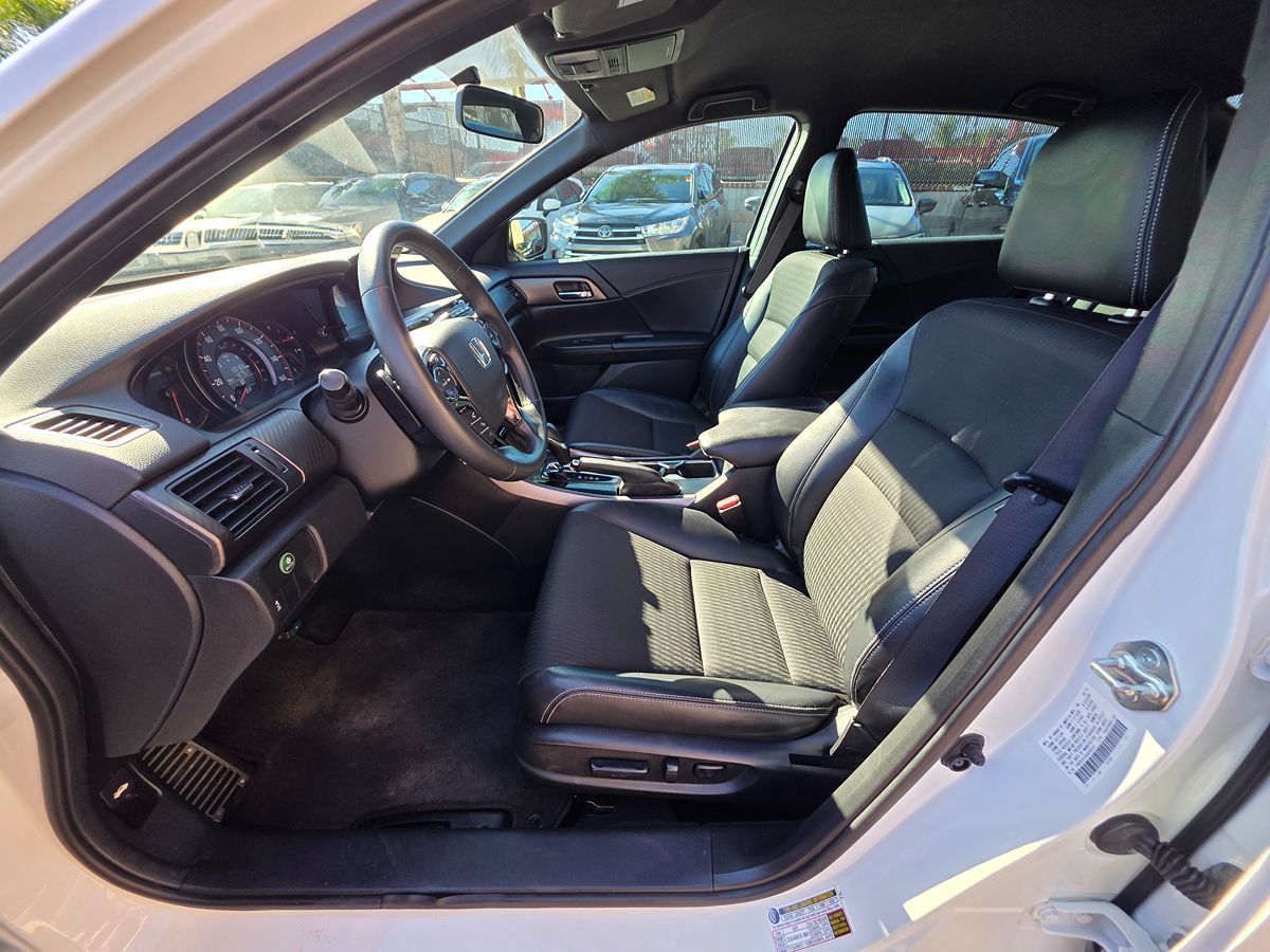 Honda Accord photo 19