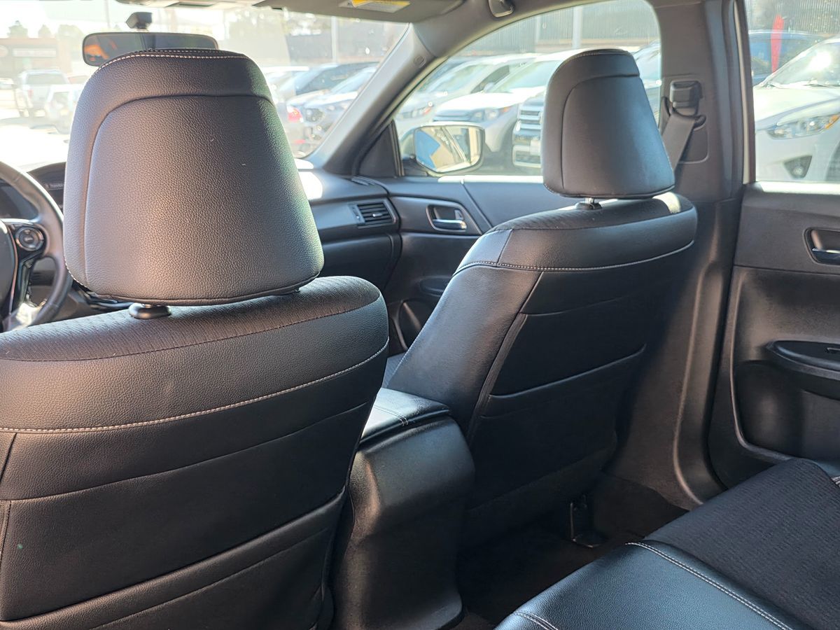 Honda Accord photo 23