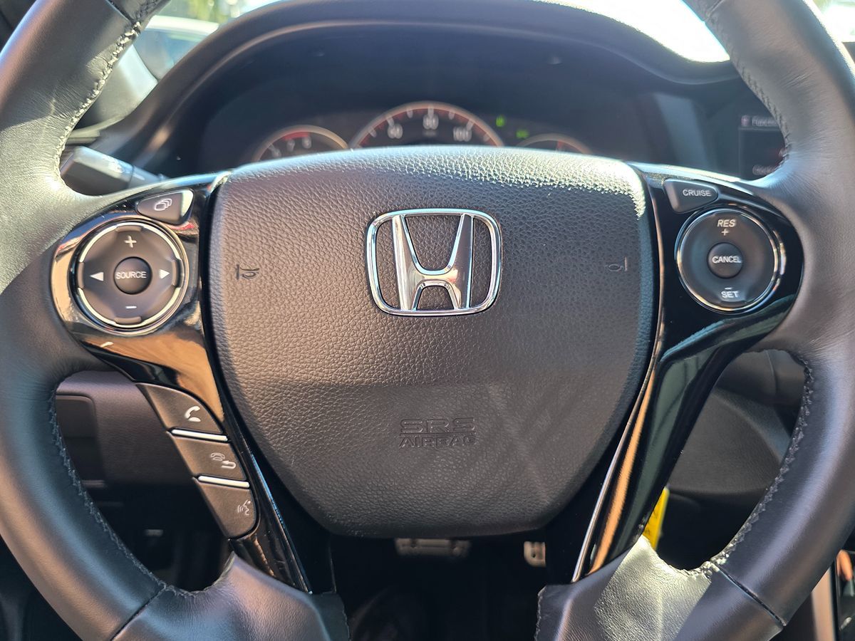 Honda Accord photo 28