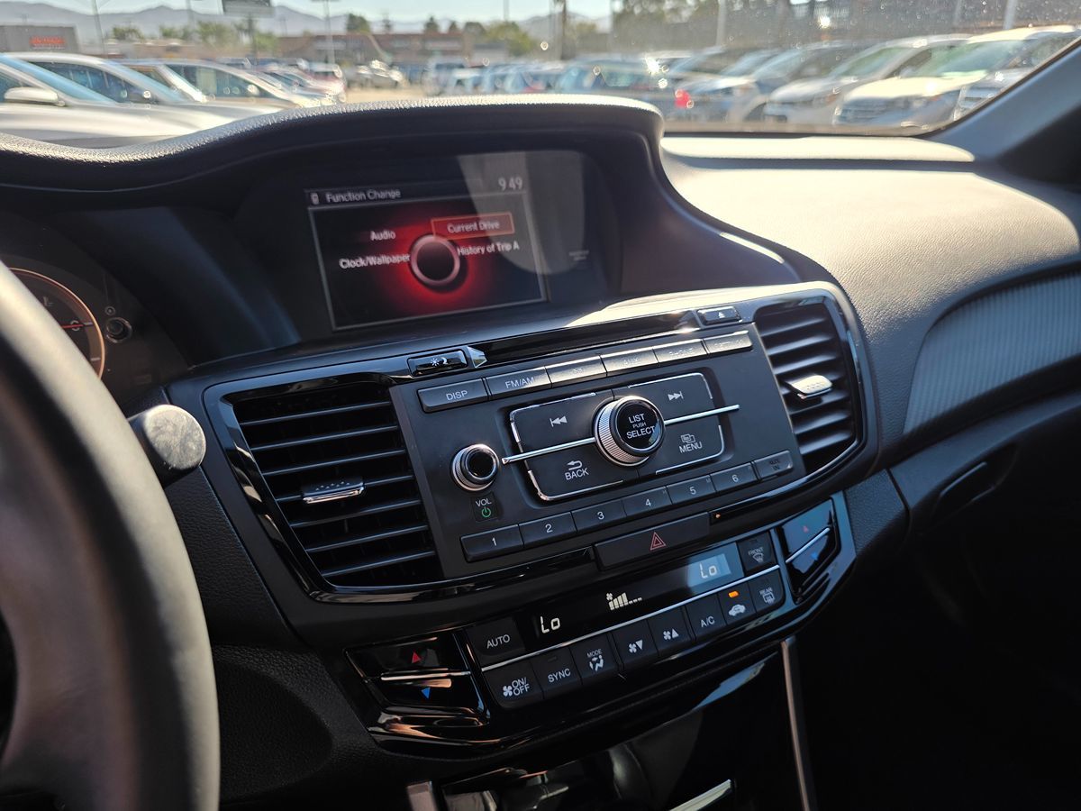 Honda Accord photo 29