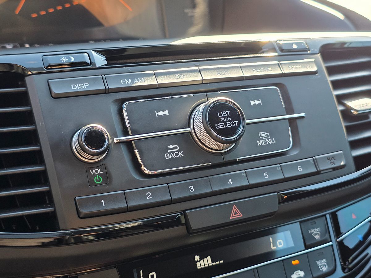 Honda Accord photo 35