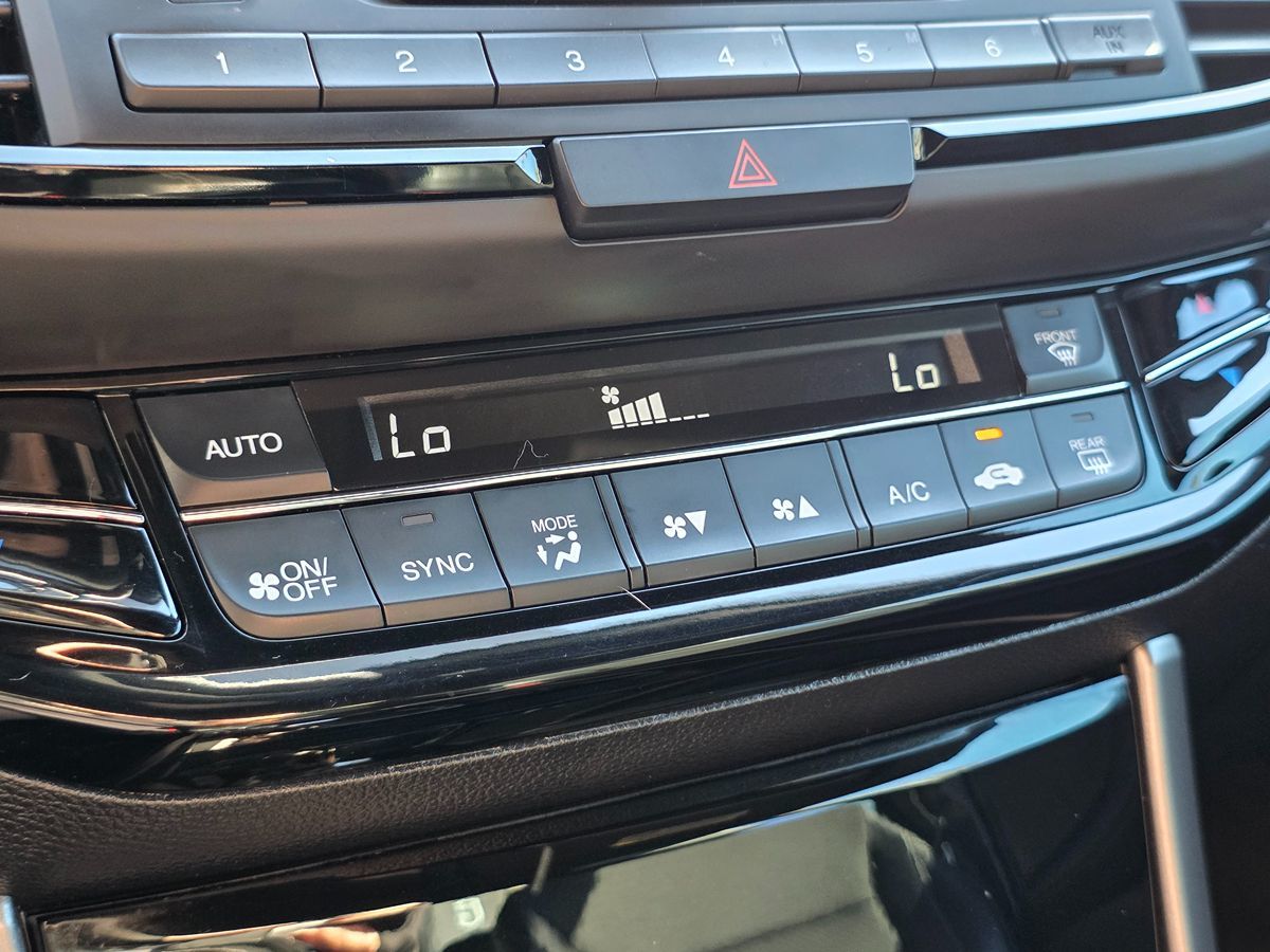Honda Accord photo 36